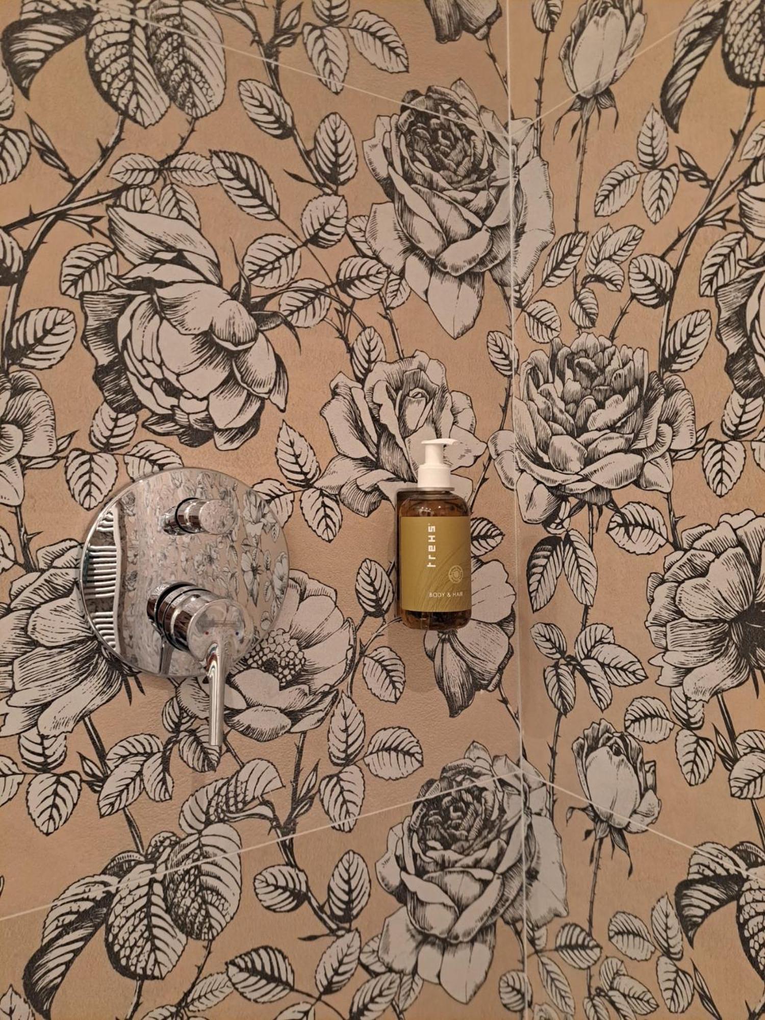 Apartment Wildflower In Privatvilla Im Herzen Merans מראה חיצוני תמונה