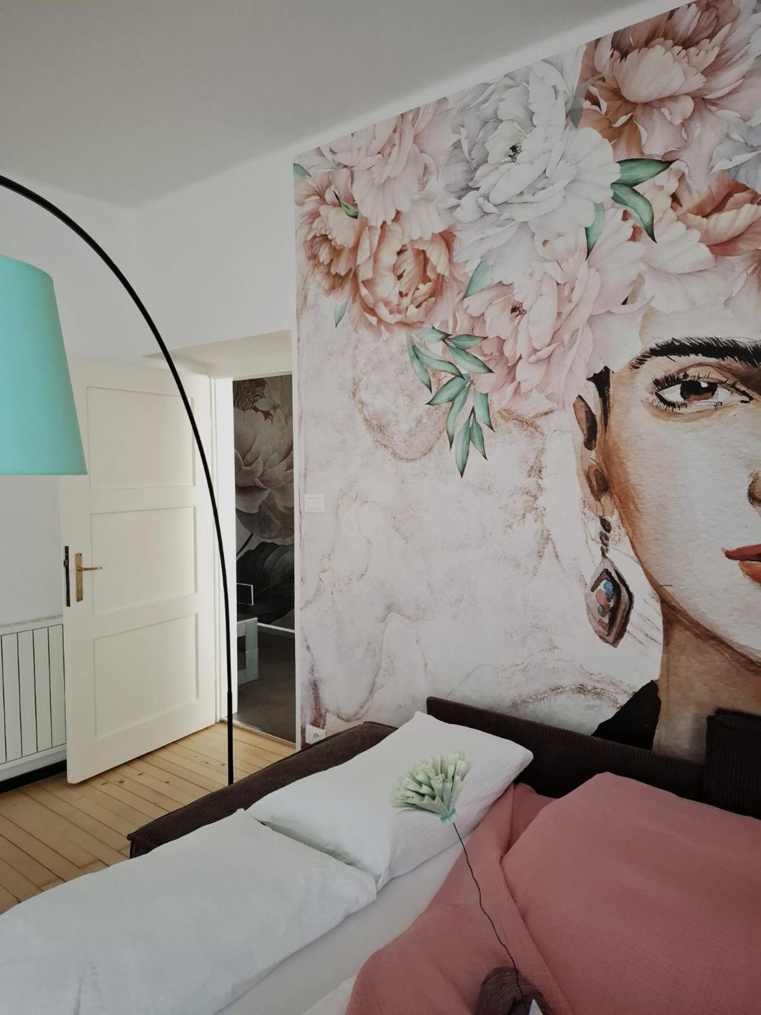 Apartment Wildflower In Privatvilla Im Herzen Merans מראה חיצוני תמונה